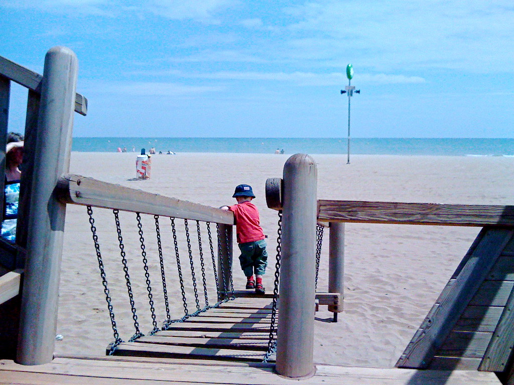 jeux d'enfant sur la plage de Valras